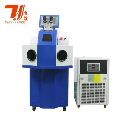 China Máquina de soldadura ergonômica do laser da joia 200w refrigerar de água à venda