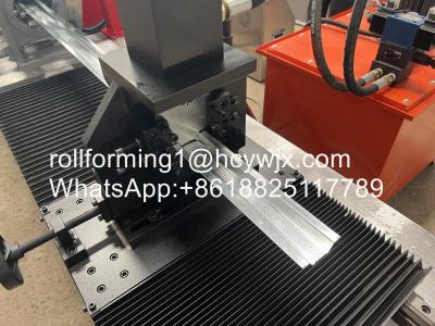 China Rolo de aço do perfil do trilho Montant que forma a máquina com 12 fileiras à venda