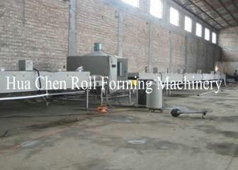 China Equipamento revestido de pedra 6-10pcs/min do formulário do rolo da máquina da telha de telhado do metal à venda