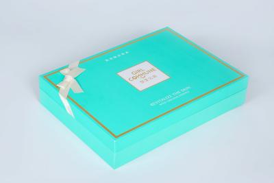China FSC Rigid Cardboard Gift Boxes Custom Printed Gold Foil for sale