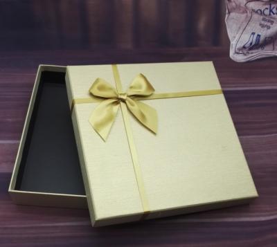 China Cajas de regalo rígidas de la cartulina de Matt Lamination Butterfly Ribbon Closure en venta