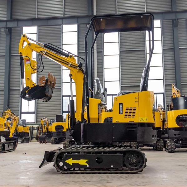 Quality 1000KG Mini Compact Excavator Small Excavation Equipment For Lifting Pouring for sale