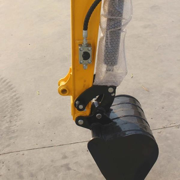 Quality CE EPA Yellow Mini Excavator Machine 1.7 Ton Digger For Ramming for sale