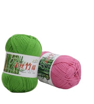 China Cheap Wholesale Hand Knitting  70/30 Natural Bamboo Cotton 50g/ball 6ply Bamboo Cotton Blend Yarn for sale