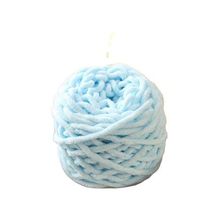 China Hot Selling 165g per ball 0.6cm Hand Thick Knitting Yarn Blanket Yarn for sale