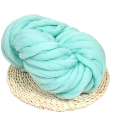 China low price super soft 250g chunky  weaving blankets  iceland wool yarn roving for sale
