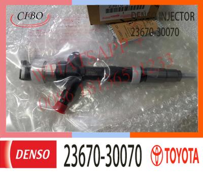 China Inyector común del carril 095000-5251 23670-30070 para Toyota Hilux 1KD-FTV 2KD-FTV LAND CRUISER en venta