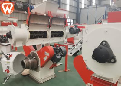 China Automatic Animal Food Machine Pellet Mill Machine 1.5 - 2.5t/H Capacity for sale