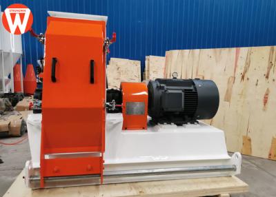 China Máquina del molino de martillo de la trituradora del pienso del círculo del rasgón 22KW con el alimentador del impeledor en venta
