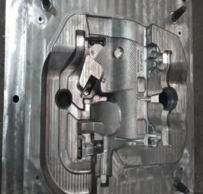 China Aluminiumdruck Druckguss-Form-Wärmebehandlungs-Oberflächen-Geldstrafenende zu verkaufen