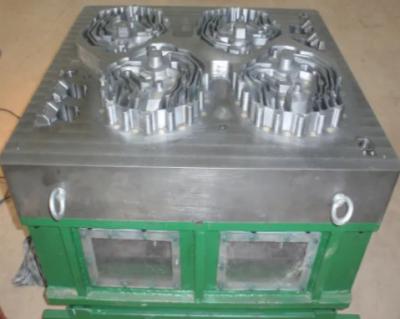 China Moldes de bastidor de encargo del metal del arrabio con el equipo del CNC de la alta precisión en venta