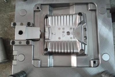 China Bastidor de aluminio de la gravedad de los moldes de bastidor del metal de la tolerancia CT4-CT9 en venta