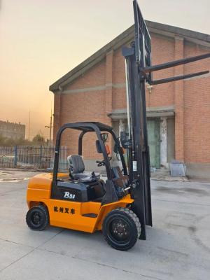 China 3M Hangcha 3 Tons Second Hand Diesel Forklifts With Sideshift Included for sale