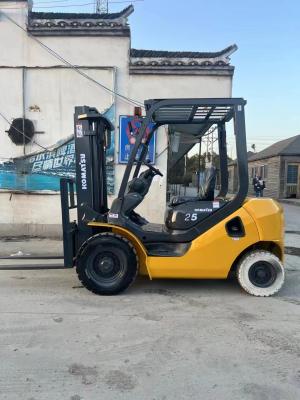 China 2.5 Tons Second Hand Forklift Komatsu LPG Repossessed Forklifts for sale