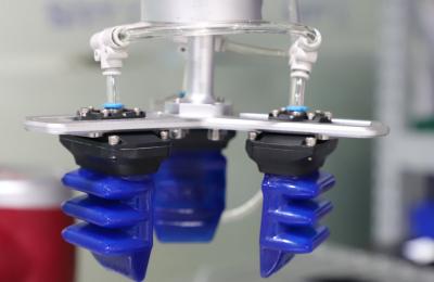 China Agarrador flexible del robot del acuerdo de la industria farmacéutica en venta