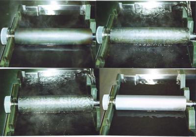 China máquina de cerámica ultrasónica de la limpieza del rodillo de Anilox del limpiador ultrasónico de Courtain del rodillo de 2400m m en venta