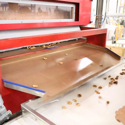China 380V Efficient 1 Ton Walnut Shelling Machine With 90% Perfect Kernel Rate Output for sale