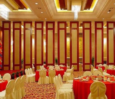 China Divisores de sala acústicos de madeira comerciais/paredes móveis acústicas à venda