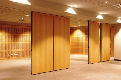 중국 천장 나무로 되는 청각적인 방 분배자 1220mm 폭에 거는 지면 판매용