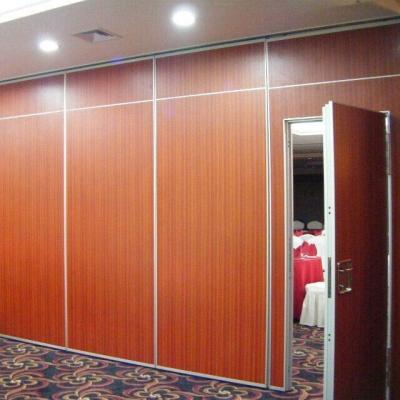 China Wooden Soundproof Folding Office Partition Walls Singapore / Movable Partition Wall Systems for sale