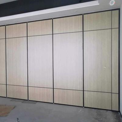China Acordeão que dobra a parede de separação modular acústica das portas para o armazém à venda