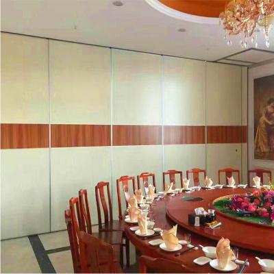 China Aluminum Bi - Fold Door Banquet Hall Movable Partition Walls Multi - Purpose Hall Sound Proof Operable Partition Wall for sale