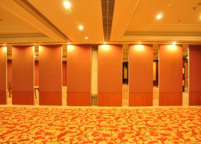 Китай Стена перегородки конференц-зала складывая, алюминиевый складывая рассекатель гостиничного номера раздвижных дверей продается