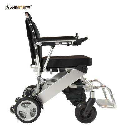 China Cadeira de rodas motorizada de pouco peso dobrável portátil com quadro ultra forte à venda