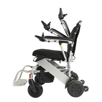中国 携帯用折り畳み式の電動車椅子のアルミ合金のライト級選手はモーターを備えた 販売のため
