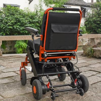 China Cadeira de rodas elétrica de pouco peso de bateria de lítio dobrável com o pneumático rígido do plutônio à venda
