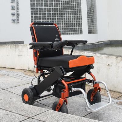 Chine Alliage d'aluminium pliable de fauteuil roulant électrique de batterie au lithium à vendre