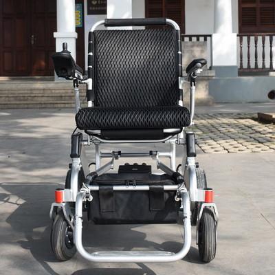 China Cadeira de rodas elétrica dobrável com bateria de lítio de 6 km/h para deficientes à venda