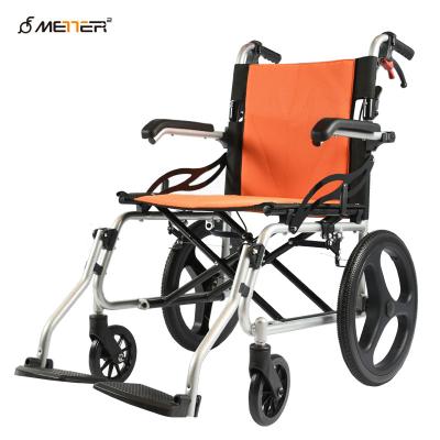 China Cadeira de rodas manual leve de liga de alumínio 950 mm à venda