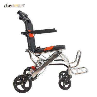 China Cadeira de rodas manual dobrável para carga de 100 kg com freio de articulação leve à venda