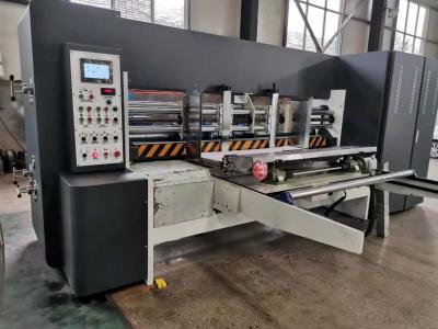 China 7.5kw karton Roterende Inlassende Machine 1400*2600mm met Pu-Leveringstoestel Te koop