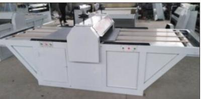 Chine Machine de découpage MQJ1200 de lit plat de moule de plate-forme pour la boîte ondulée à vendre