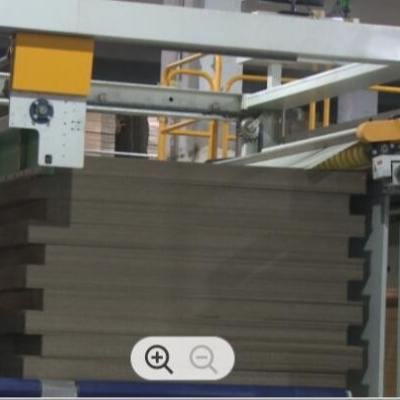 Chine 7.5KW en bas de chaîne de production de carton ondulé de taille d'empilement de la machine 1.8m d'empileur à vendre
