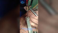 Cのタイプ130KVA 3500Nの抵抗のスポット溶接装置のテーブルの上