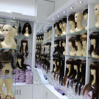 China 8m m moderaron la vitrina de cristal de la peluca con el estante ajustable en venta