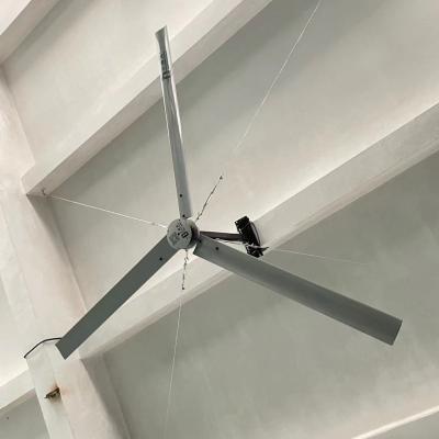 China 13ft HVLS Large Industrial Ceiling Fan With 3 Blades Roof Installation 220V for sale