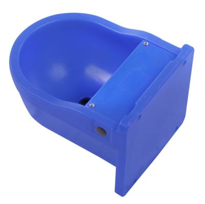 China Taça de água de gado de plástico azul PP para bovinos e ovinos - durável e adequada para uso de vacas à venda