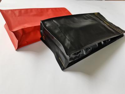 Chine La soupape à air MATT OPP tiennent les sacs de empaquetage impact la résistance avec le zip-lock à vendre