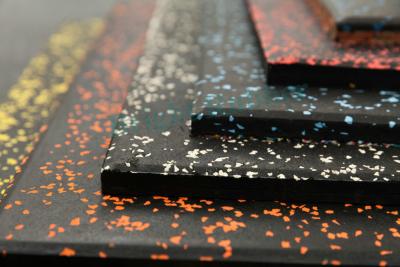 China Revestimento de borracha Mat Tiles From Factory do Gym exterior antimicrobial à venda