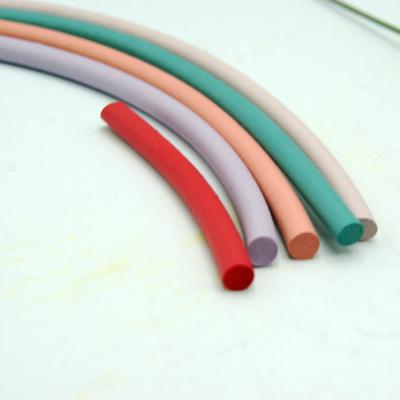 China Sellado de varilla de cordón de goma de silicona redonda sólida resistente al agua en venta