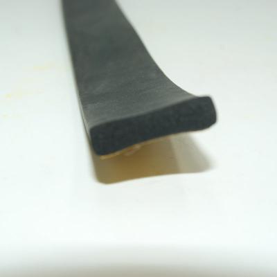 China Customized Size Shape Rubber Sealing Strips Glue For Car Windows Doors en venta