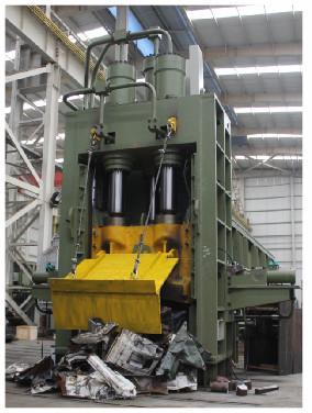 China Scherende hydraulische scherende Stahlmaschine des Altmetall-330KW der Maschinen-12500KN zu verkaufen
