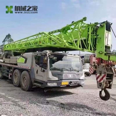 China ZTC80V Zoomlion gebruikte vrachtwagenkranen 80ton 49m tweedehands kraanwagens Te koop