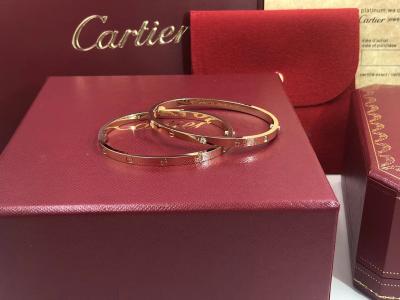 China LOVE 18K Gold Bracelet Small Model 6 Diamonds For Women / Men à venda