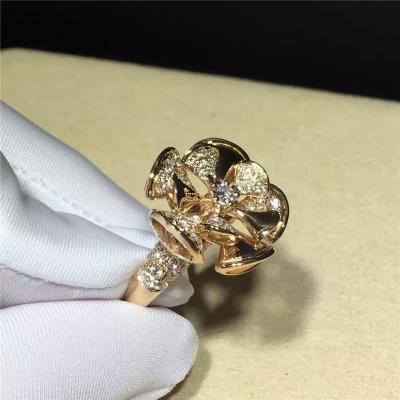 China Flower Shaped Ring Luxury Jewelry 18K Gold Diamonds For Wedding / Engagement for sale