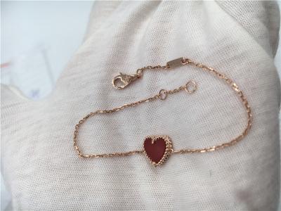 China Young Ladies 18K Gold Jewelry Sweet Alhambra Heart Bracelet With Carnelian for sale